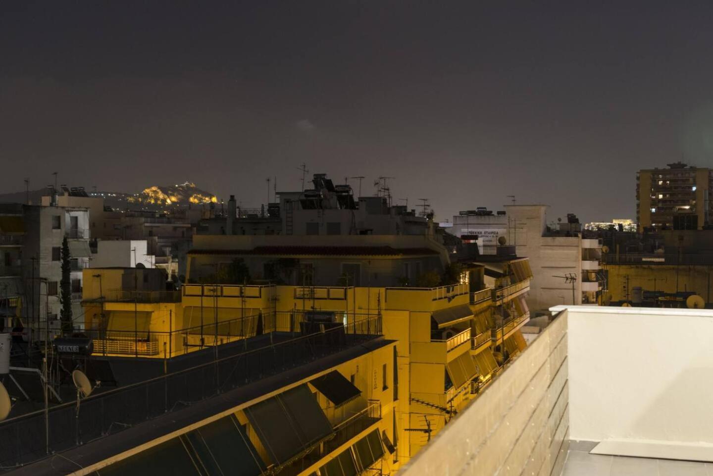 Ma Maison Nο 1, Penthouse, Acropolis And Lycabettus View, Ultra High Speed Internet 300 Mbps, 15' To Acropolis By Metro, 1' From Metro Station Athens Luaran gambar