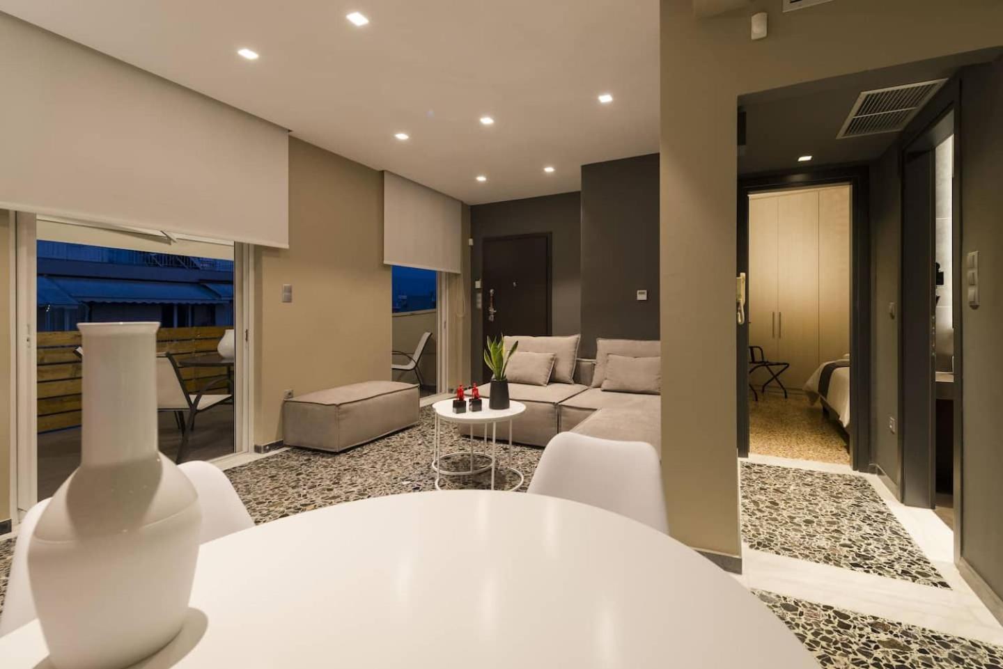 Ma Maison Nο 1, Penthouse, Acropolis And Lycabettus View, Ultra High Speed Internet 300 Mbps, 15' To Acropolis By Metro, 1' From Metro Station Athens Luaran gambar