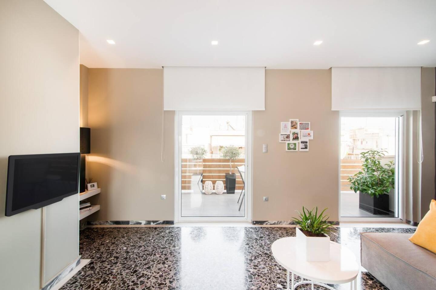 Ma Maison Nο 1, Penthouse, Acropolis And Lycabettus View, Ultra High Speed Internet 300 Mbps, 15' To Acropolis By Metro, 1' From Metro Station Athens Luaran gambar
